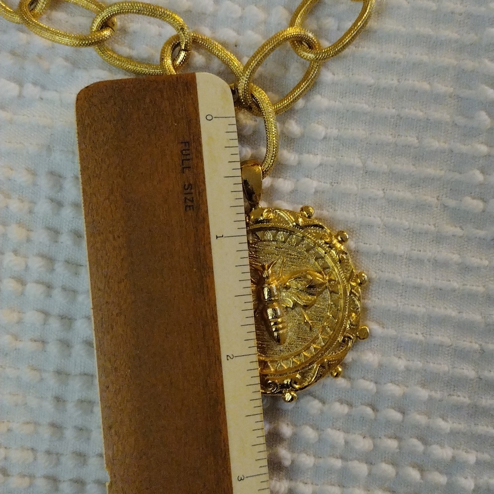 Susan Shaw Gold Bee Pendant Necklace - ONLY Wore Once - Picture 8 of 8